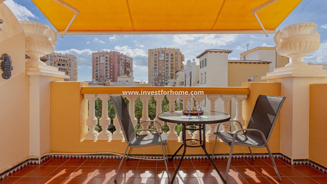 2 slaapkamer Appartement te koop in Torrevieja met zwembad - € 215.000 (Ref: 9369120)