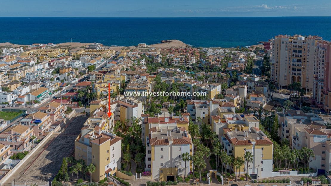 2 slaapkamer Appartement te koop in Torrevieja met zwembad - € 215.000 (Ref: 9369120)