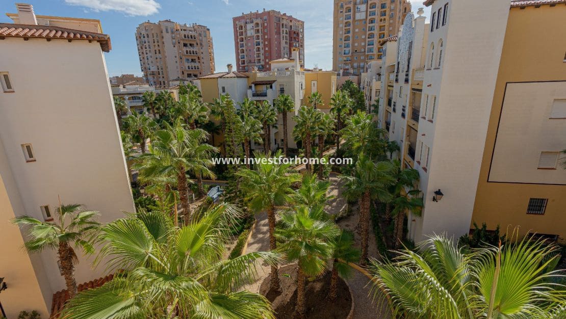 2 slaapkamer Appartement te koop in Torrevieja met zwembad - € 215.000 (Ref: 9369120)