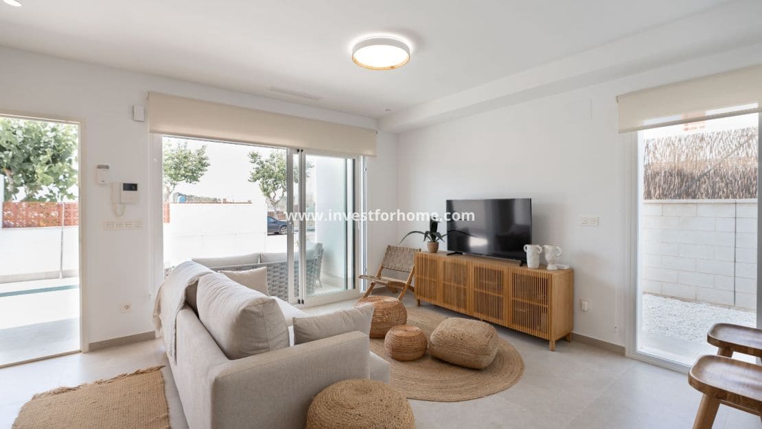 3 soveværelse Villa til salg i Pilar de la Horadada med swimmingpool - € 469.000 (Ref: 9412823)