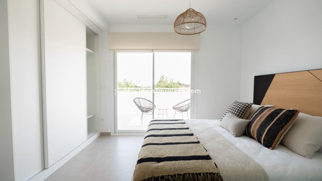 3 soveværelse Villa til salg i Pilar de la Horadada med swimmingpool - € 469.000 (Ref: 9412823)