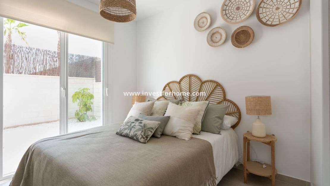 3 soveværelse Villa til salg i Pilar de la Horadada med swimmingpool - € 469.000 (Ref: 9412823)