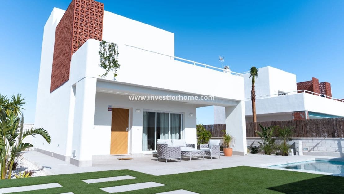 3 soveværelse Villa til salg i Pilar de la Horadada med swimmingpool - € 469.000 (Ref: 9412823)