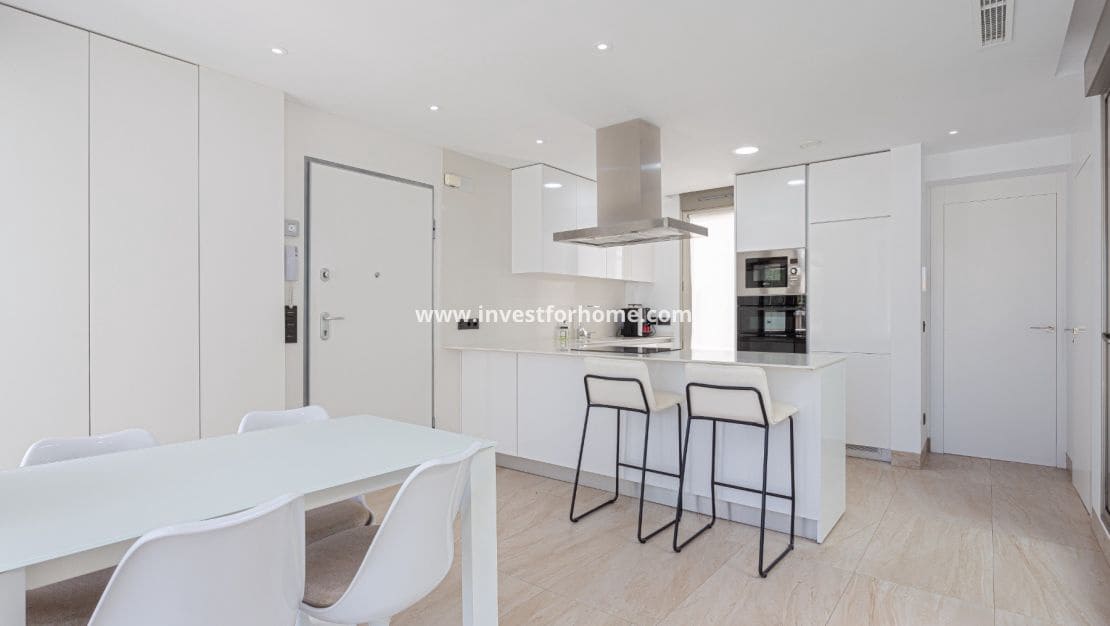 4 sovrum Villa till salu i Villamartin med pool - 495 000 € (Ref: 9417424)