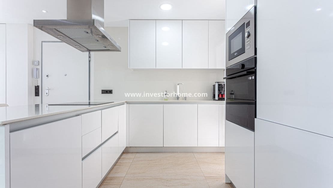 4 sovrum Villa till salu i Villamartin med pool - 495 000 € (Ref: 9417424)