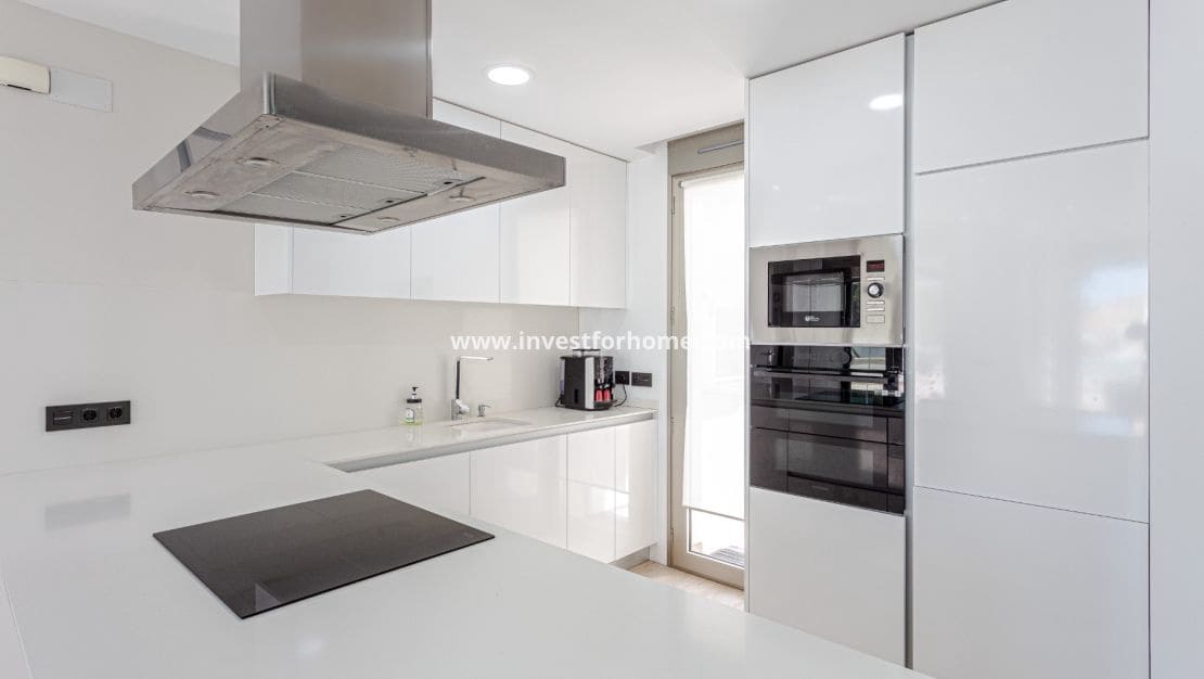 4 sovrum Villa till salu i Villamartin med pool - 495 000 € (Ref: 9417424)