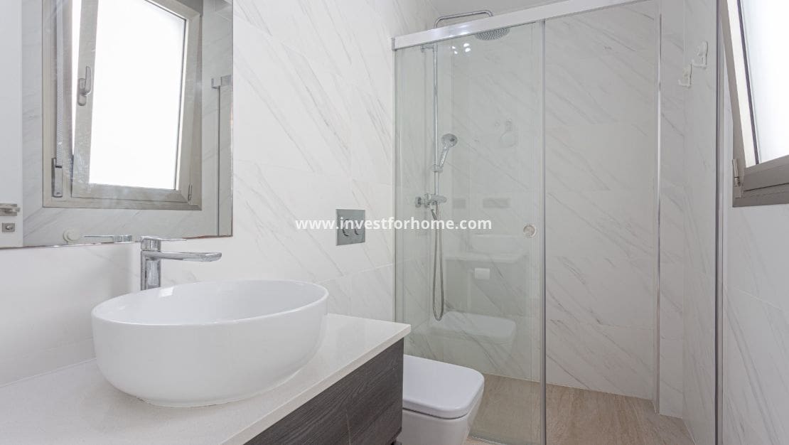 4 sovrum Villa till salu i Villamartin med pool - 495 000 € (Ref: 9417424)