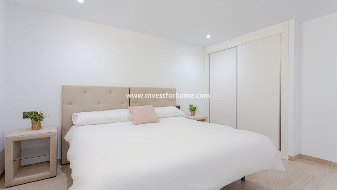 4 sovrum Villa till salu i Villamartin med pool - 495 000 € (Ref: 9417424)