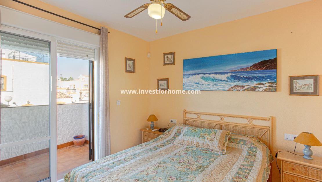 3 bedroom Townhouse for sale in Orihuela Costa with pool - € 185,000 (Ref: 9417425)