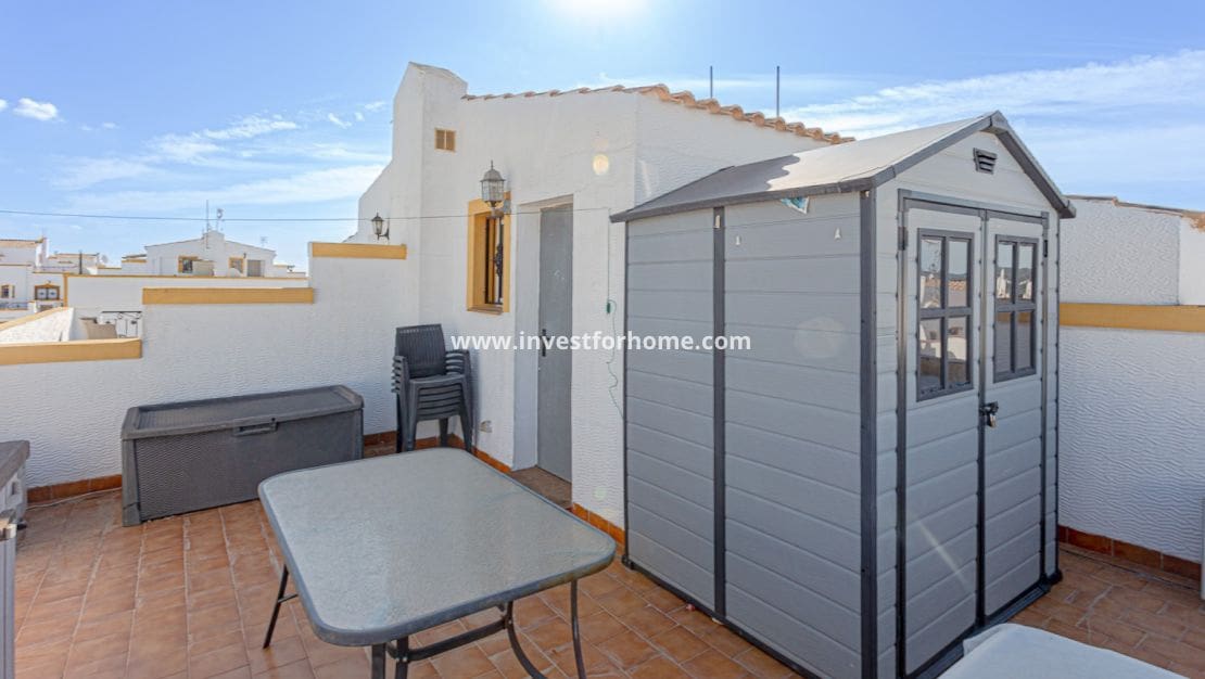 3 bedroom Townhouse for sale in Orihuela Costa with pool - € 185,000 (Ref: 9417425)