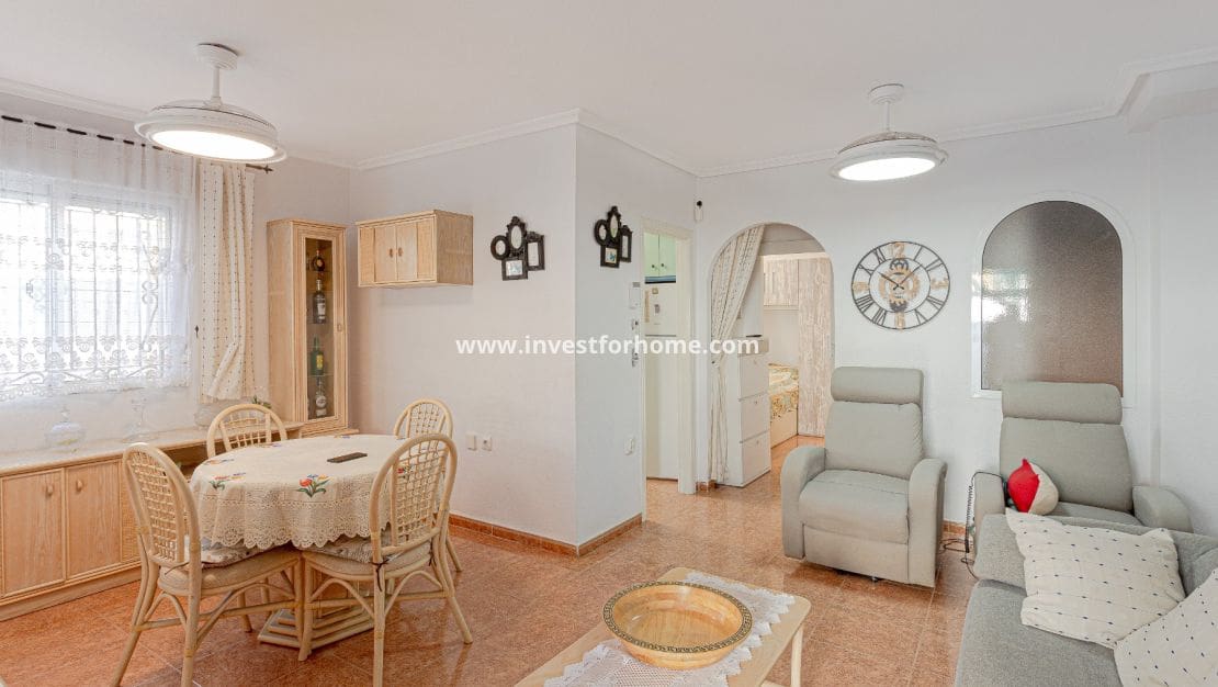 3 bedroom Townhouse for sale in Orihuela Costa with pool - € 185,000 (Ref: 9417425)