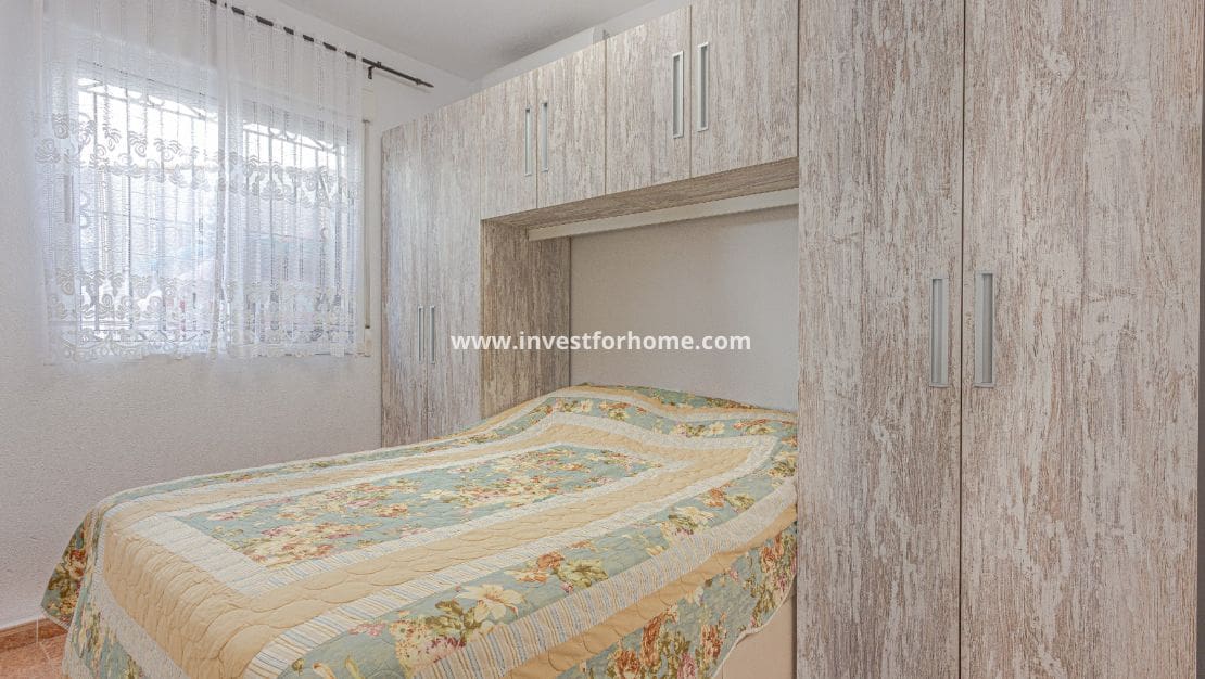 3 bedroom Townhouse for sale in Orihuela Costa with pool - € 185,000 (Ref: 9417425)