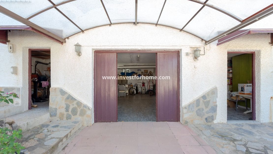 3 bedroom Villa for sale in Los Balcones with pool - € 415,000 (Ref: 9417737)