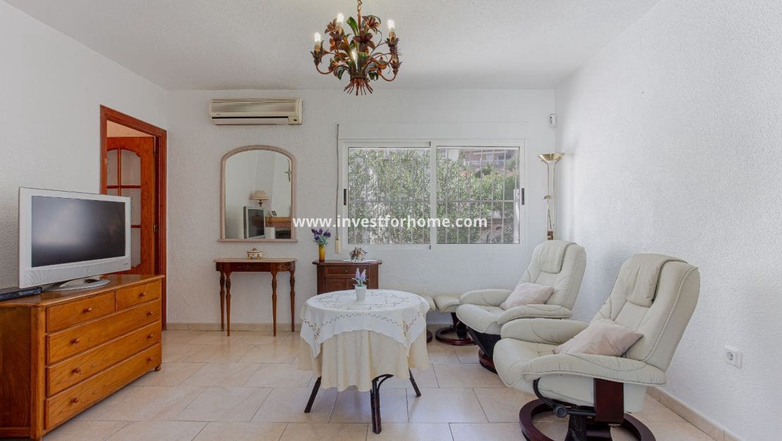3 bedroom Villa for sale in Los Balcones with pool - € 415,000 (Ref: 9417737)