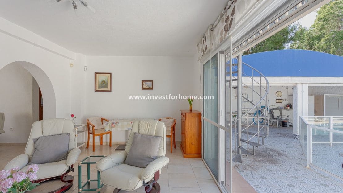 3 bedroom Villa for sale in Los Balcones with pool - € 415,000 (Ref: 9417737)