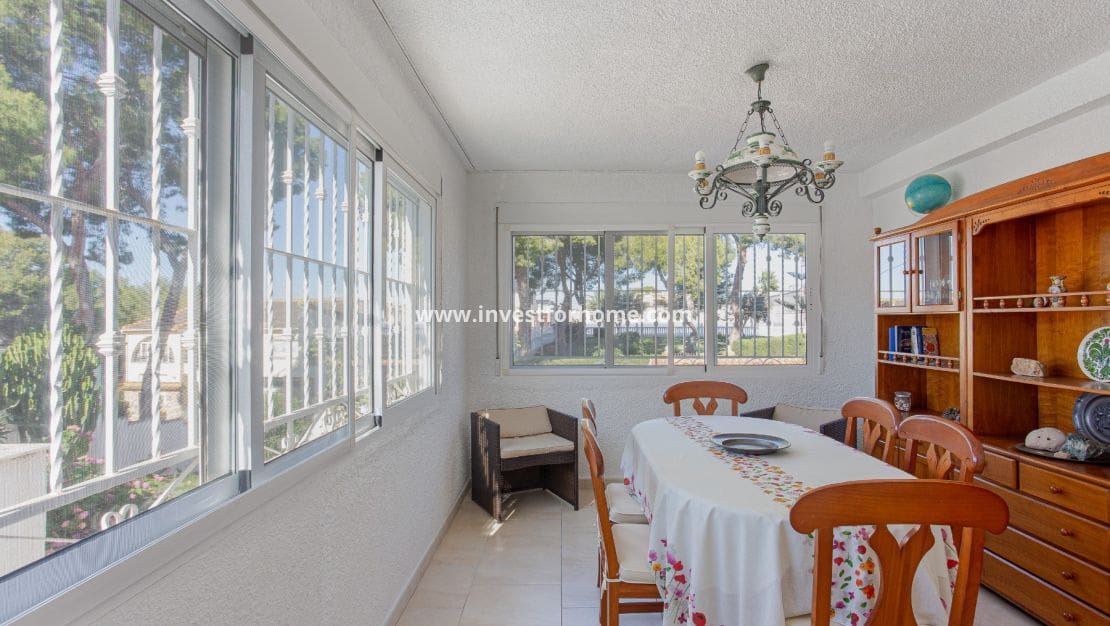 3 bedroom Villa for sale in Los Balcones with pool - € 415,000 (Ref: 9417737)