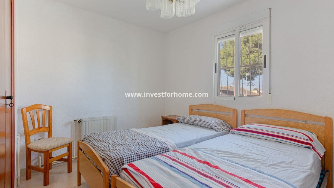 3 bedroom Villa for sale in Los Balcones with pool - € 415,000 (Ref: 9417737)