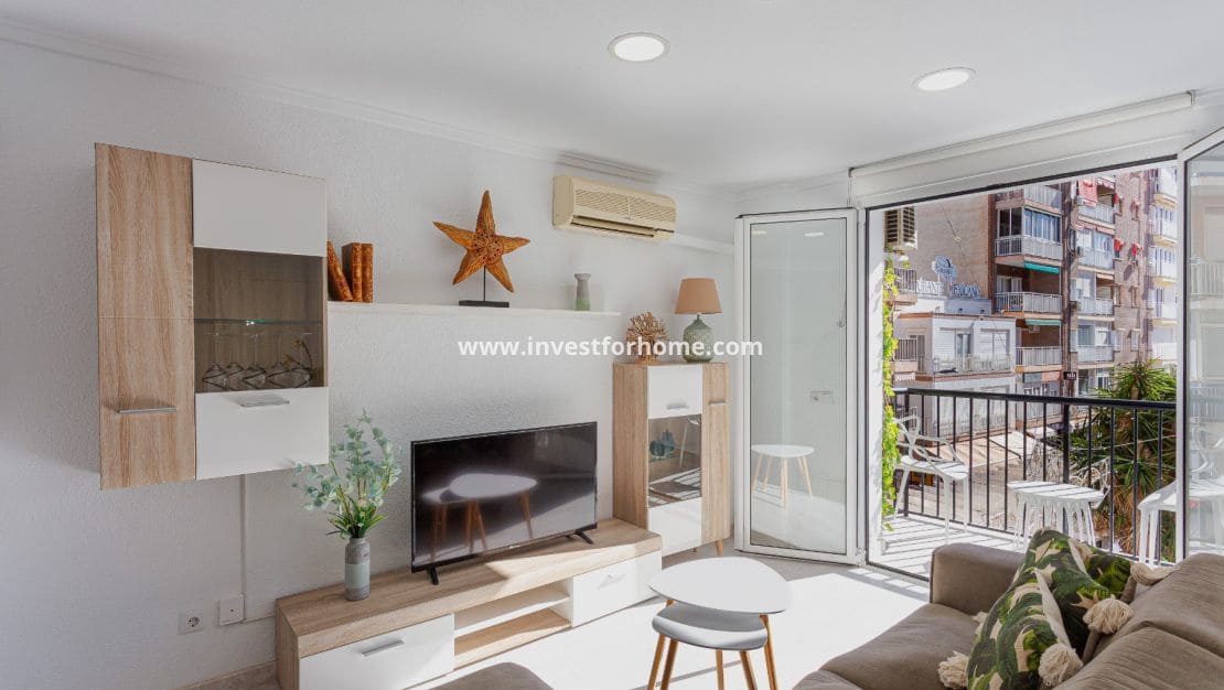 2 bedroom Apartment for sale in Torrevieja - € 265,000 (Ref: 9426407)