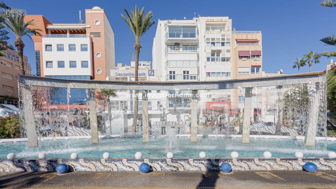 2 bedroom Apartment for sale in Torrevieja - € 265,000 (Ref: 9426407)