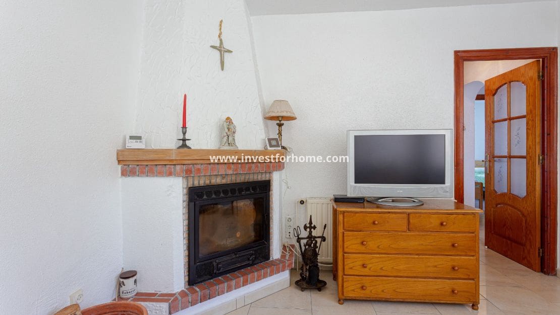 3 bedroom Villa for sale in Los Balcones with pool - € 415,000 (Ref: 9547070)