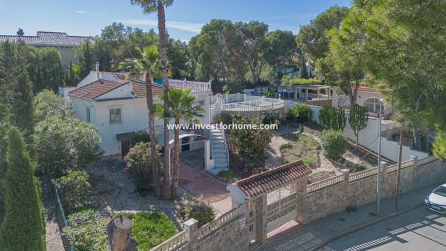 3 bedroom Villa for sale in Los Balcones with pool - € 415,000 (Ref: 9547070)