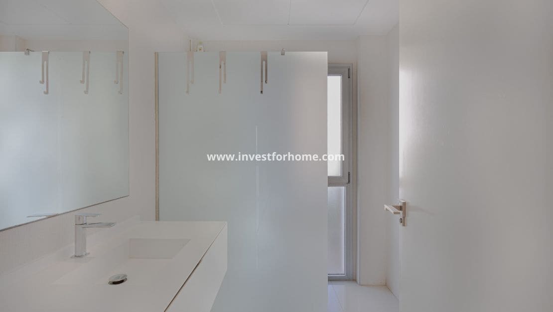 3 bedroom Villa for sale in Orihuela Costa with pool - € 475,000 (Ref: 9547071)