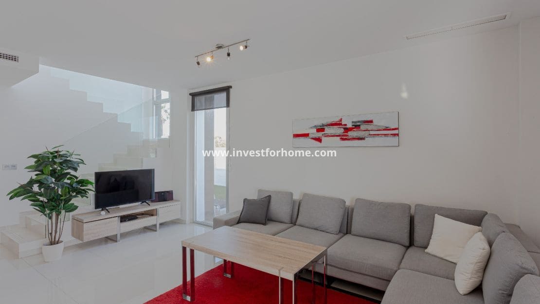 3 bedroom Villa for sale in Orihuela Costa with pool - € 475,000 (Ref: 9547071)