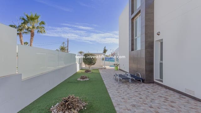 3 soveværelse Villa til salg i Lomas de Cabo Roig - Los Dolses, Orihuela med swimmingpool - € 475.000 (Ref: 9547071)