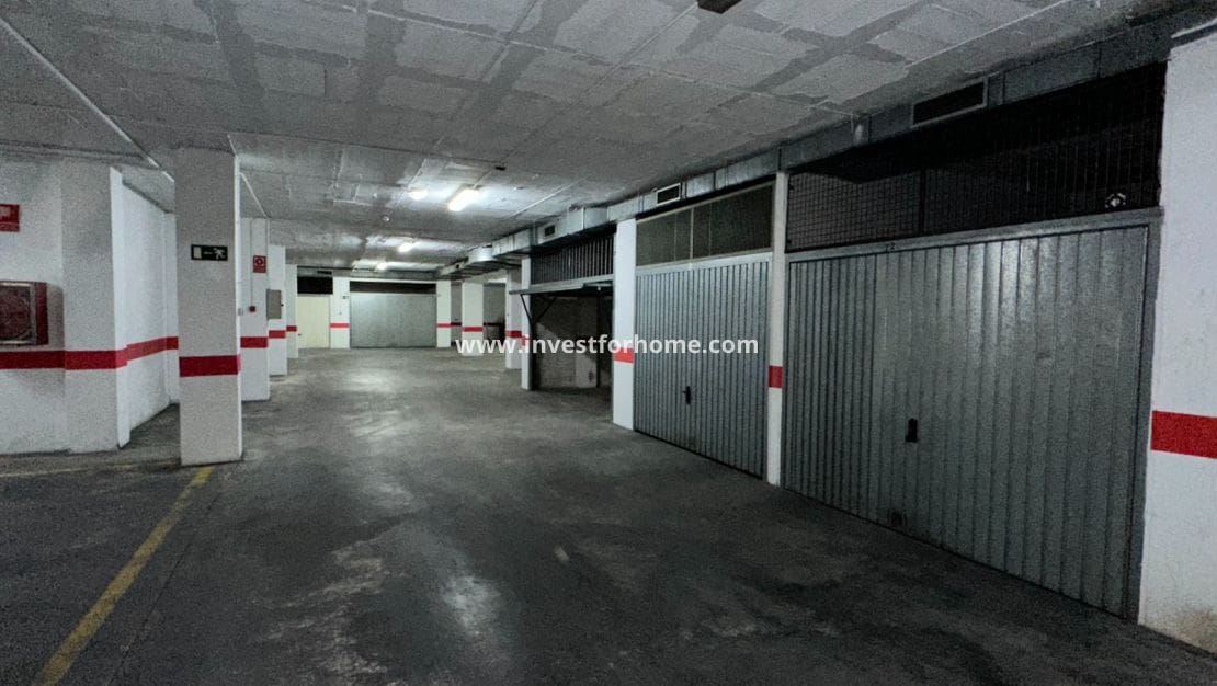 Garage te koop in Torrevieja - € 19.900 (Ref: 9547076)