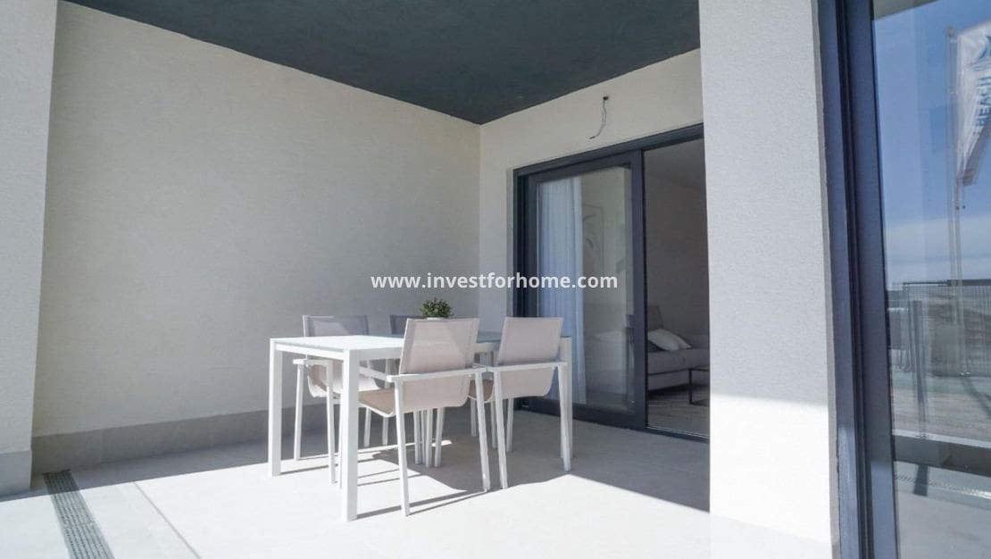 2 makuuhuone Huoneisto myytävänä paikassa La Mata mukana uima-altaan - 285 000 € (Ref: 9563695)