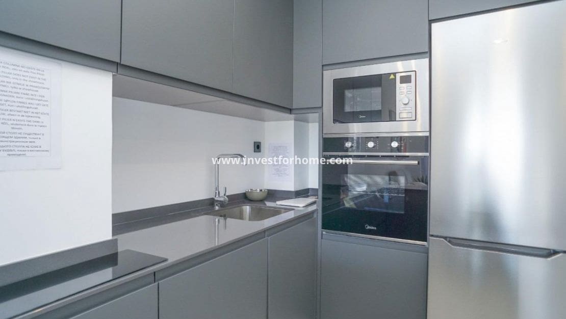 2 makuuhuone Huoneisto myytävänä paikassa La Mata mukana uima-altaan - 285 000 € (Ref: 9563695)