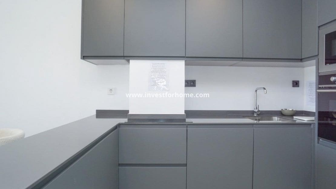 2 makuuhuone Huoneisto myytävänä paikassa La Mata mukana uima-altaan - 285 000 € (Ref: 9563695)