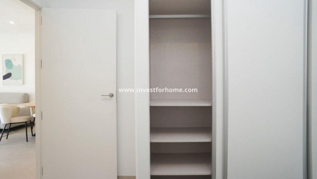 2 makuuhuone Huoneisto myytävänä paikassa La Mata mukana uima-altaan - 285 000 € (Ref: 9563695)