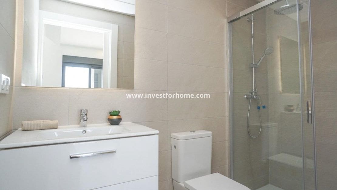 2 makuuhuone Huoneisto myytävänä paikassa La Mata mukana uima-altaan - 285 000 € (Ref: 9563695)