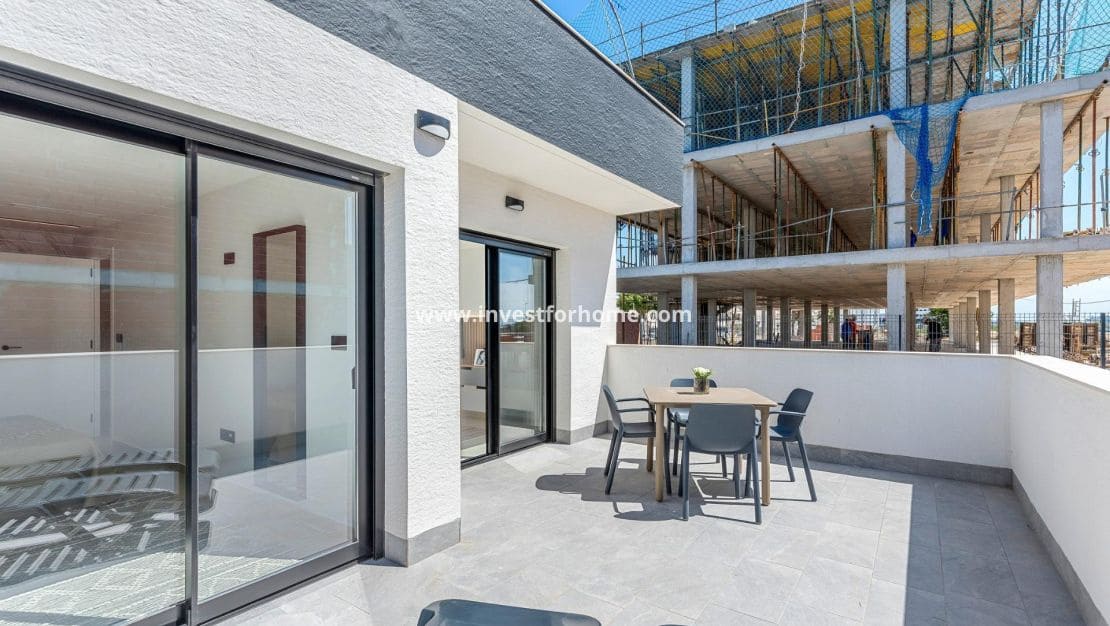 2 quarto Apartamento para venda em El Raso com piscina - 228 000 € (Ref: 9563698)