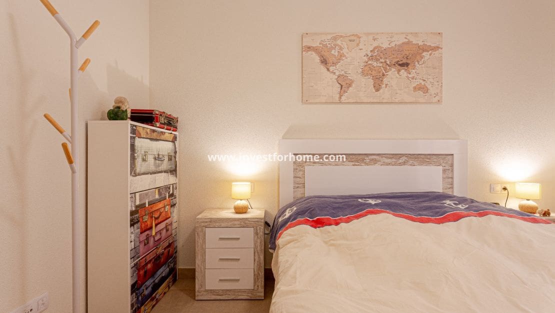 3 soveværelse Semi-Rækkehus til salg i Orihuela Costa med swimmingpool garage - € 280.000 (Ref: 9563896)