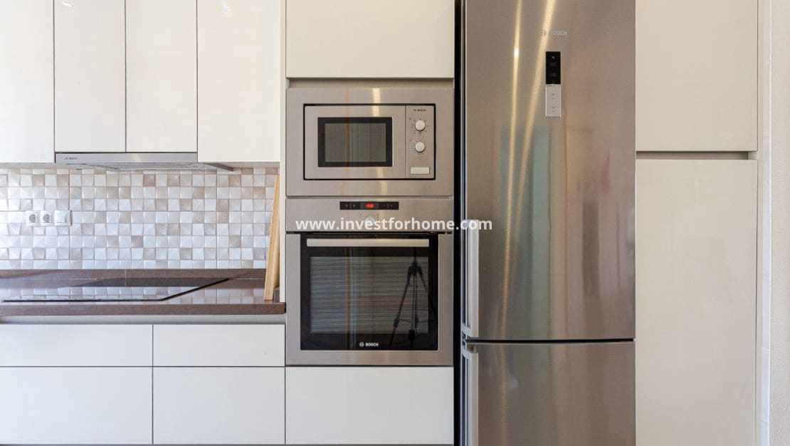 3 soveværelse Semi-Rækkehus til salg i Orihuela Costa med swimmingpool garage - € 280.000 (Ref: 9563896)