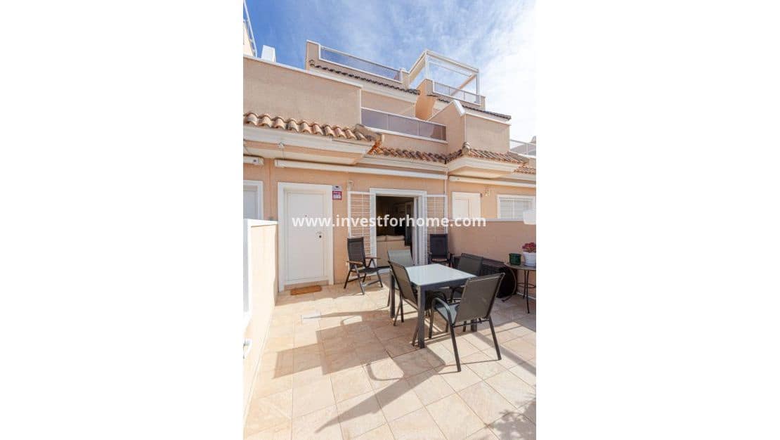 3 soveværelse Semi-Rækkehus til salg i Orihuela Costa med swimmingpool garage - € 280.000 (Ref: 9563896)