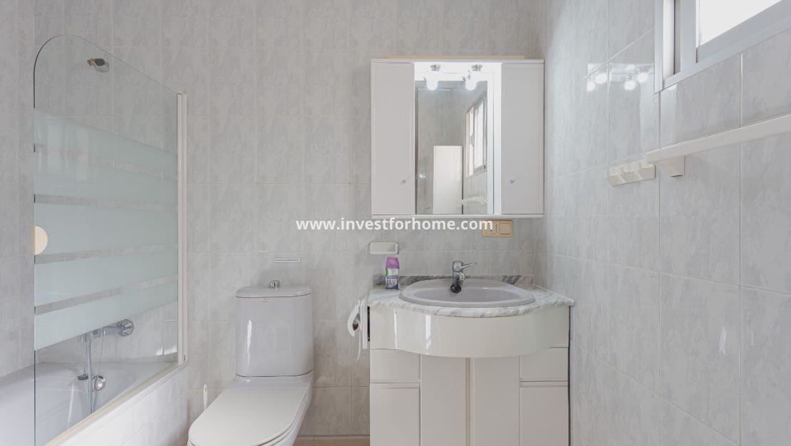 3 sypialnia Willa na sprzedaż w Los Balcones z basenem - 405 000 € (Ref: 9606605)