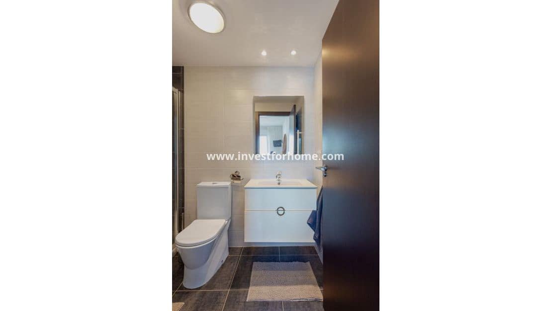 2 slaapkamer Appartement te koop in Villamartin met zwembad - € 275.000 (Ref: 9606606)