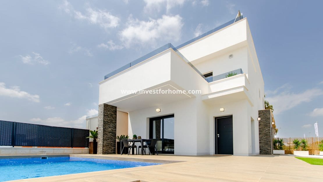 3 soveværelse Villa til salg i Orihuela Costa med swimmingpool - € 415.000 (Ref: 9634993)