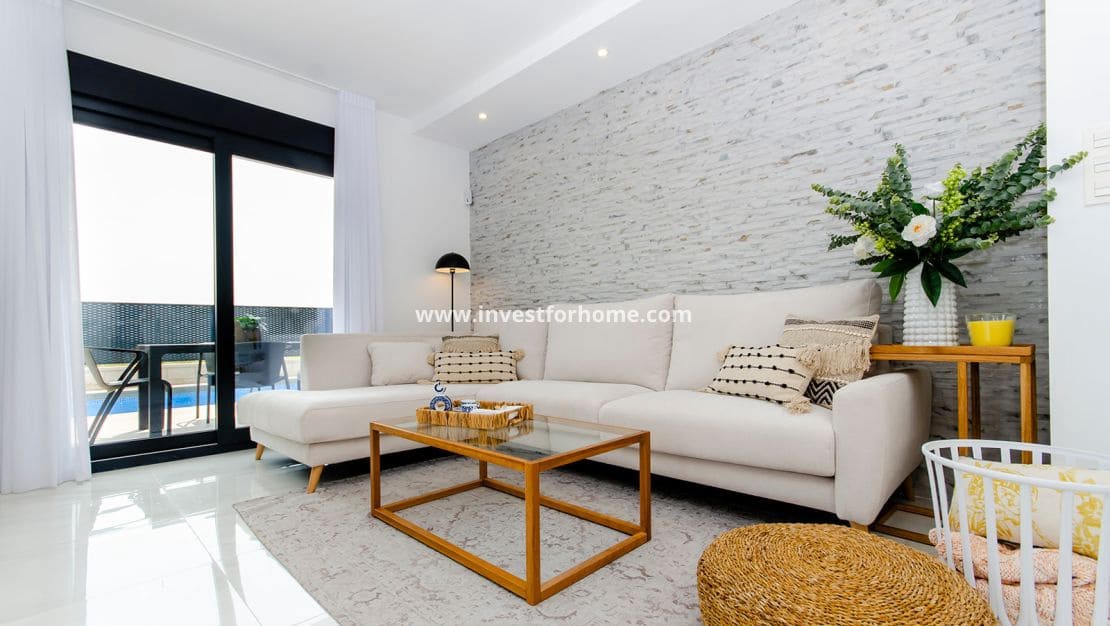 3 soveværelse Villa til salg i Orihuela Costa med swimmingpool - € 415.000 (Ref: 9634993)