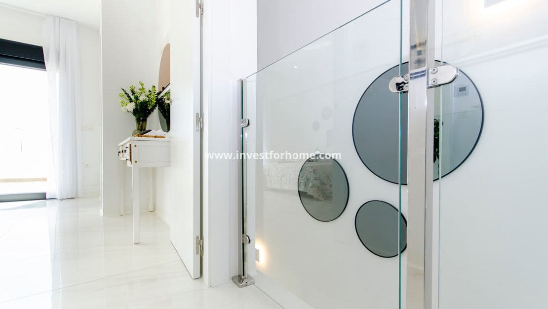 3 soveværelse Villa til salg i Orihuela Costa med swimmingpool - € 415.000 (Ref: 9634993)