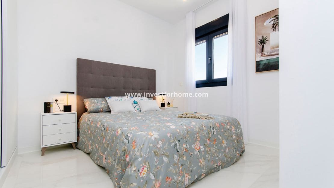 3 soveværelse Villa til salg i Orihuela Costa med swimmingpool - € 415.000 (Ref: 9634993)