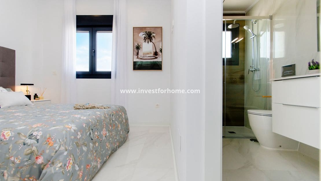 3 soveværelse Villa til salg i Orihuela Costa med swimmingpool - € 415.000 (Ref: 9634993)