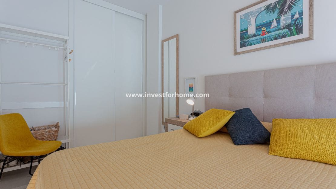 1 bedroom Apartment for sale in Torrevieja with pool - € 175,000 (Ref: 9669131)