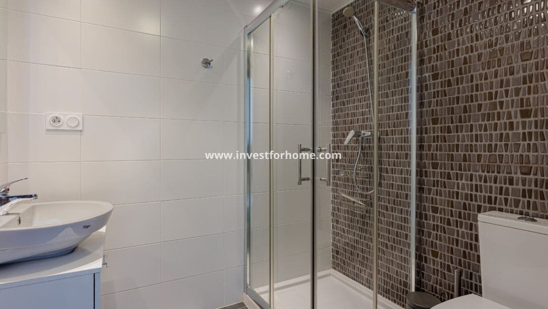 2 sypialnia Apartament na sprzedaż w Villamartin z basenem - 270 000 € (Ref: 9674739)