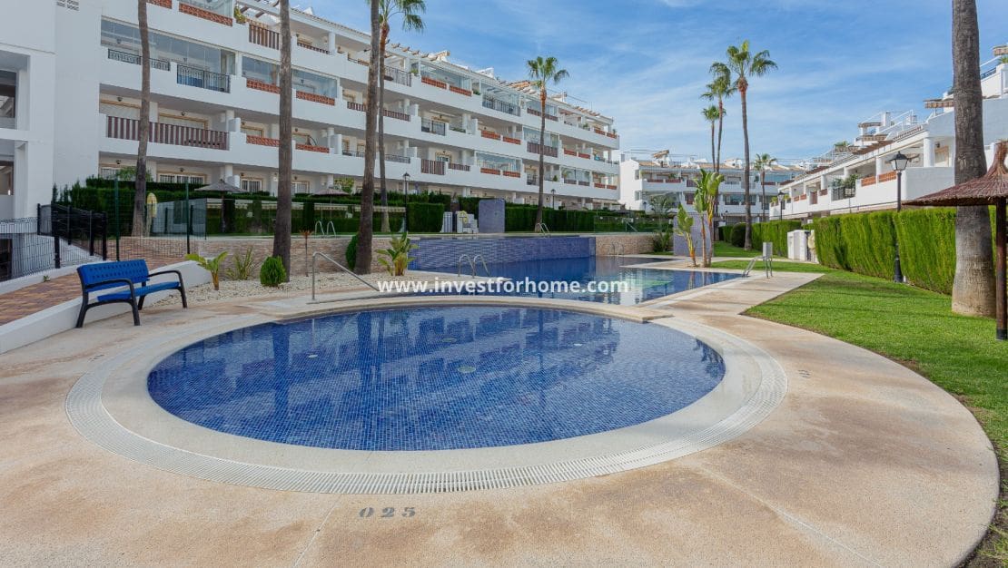 2 sypialnia Apartament na sprzedaż w Villamartin z basenem - 270 000 € (Ref: 9674739)