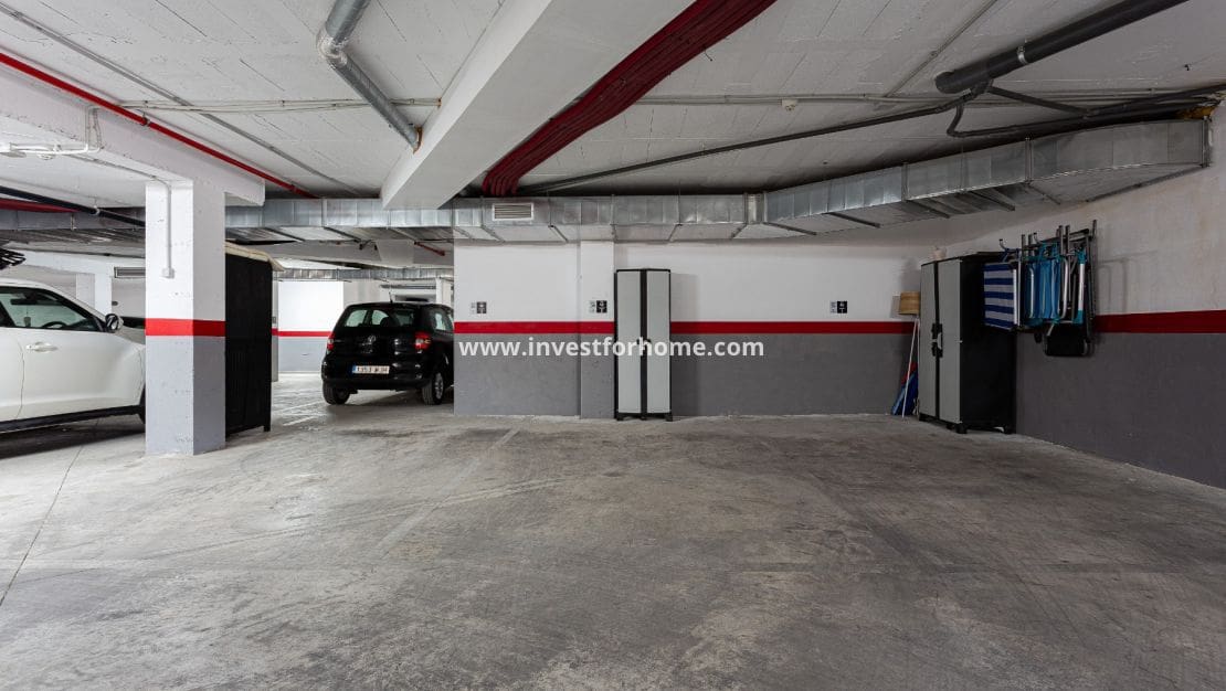 1 sovrum Lägenhet till salu i Villamartin med pool - 155 000 € (Ref: 9730816)