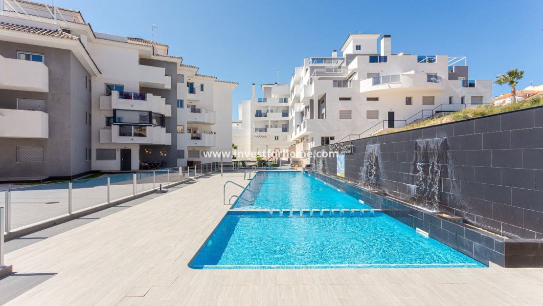 1 sovrum Lägenhet till salu i Villamartin med pool - 155 000 € (Ref: 9730816)